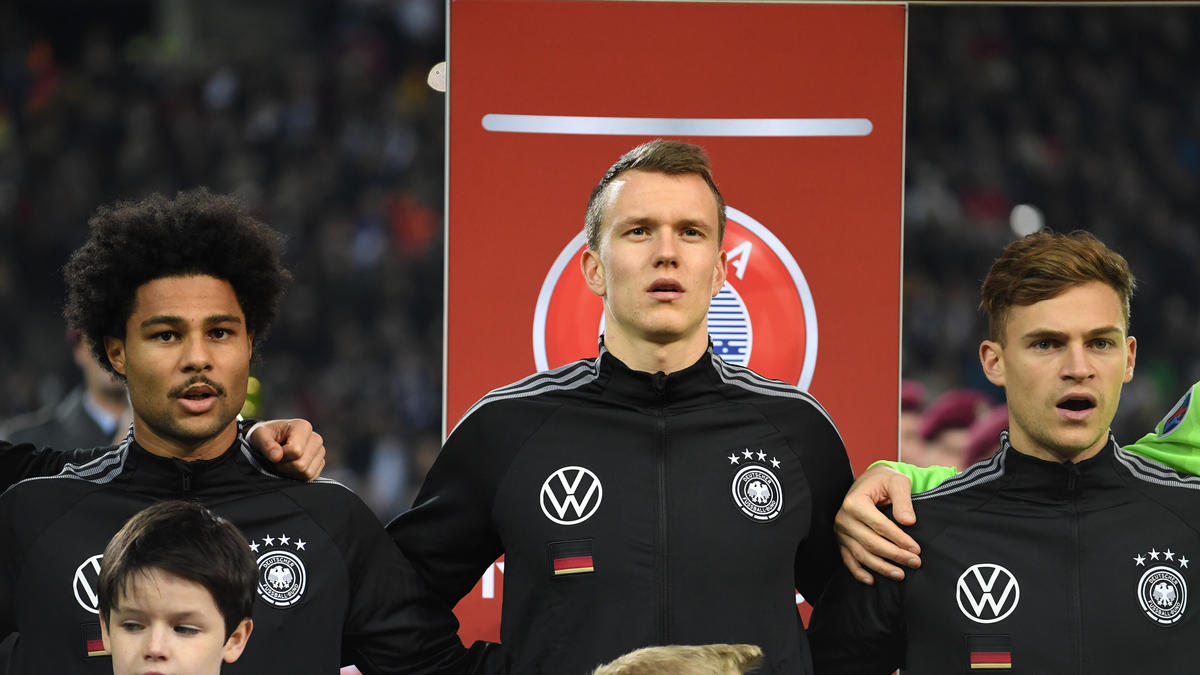 Begehrt beim FC Barcelona, FC Bayern und BVB: Lukas Klostermann (M.) von RB Leipzig Begehrt beim FC Barcelona, FC Bayern und BVB: Lukas Klostermann (M.) von RB Leipzig
