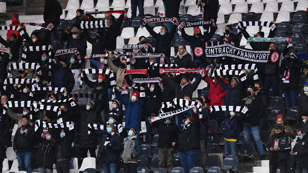 Eintracht Frankfurt kann auf mehr Fans im Stadion zählen