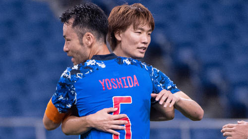 Yoshida und Itakura tauschten sich über Schalke aus