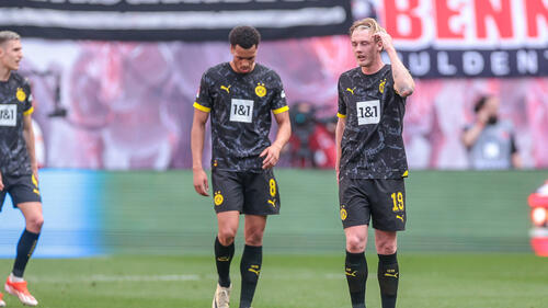 Felix Nmecha und Julian Brandt (r.) vom BVB spielen unter Bundestrainer Julian Nagelsmann derzeit keine Rolle