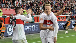 Chris Führich (r.) bleibt dem VfB Stuttgart wohl erhalten