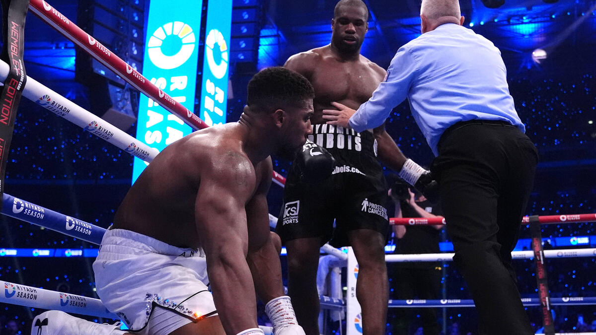 Krachender K.o. für Anthony Joshua (l.)