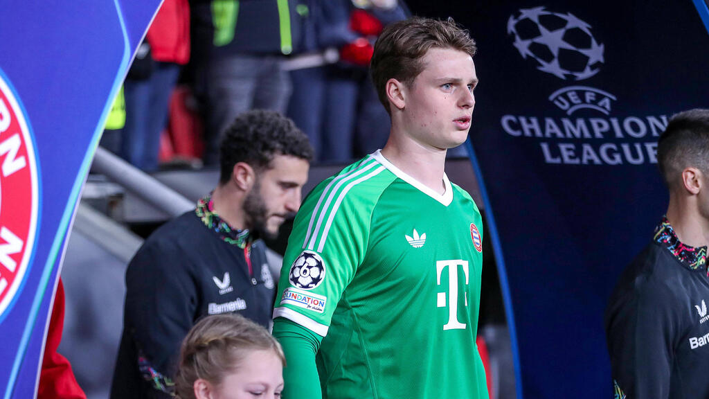 Jonas Urbig ist derzeit der Rückhalt des FC Bayern Jonas Urbig ist derzeit der Rückhalt des FC Bayern