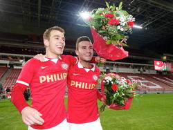 Thomas Horsten (l.) en Rai Vloet vieren de periodetitel van Jong PSV in de Jupiler League na de wedstrijd tegen Almere City. (22-11-2013)