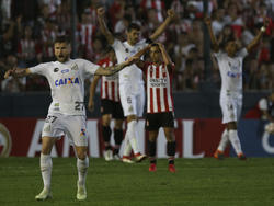 El Santos sorprendió a los Estudiantes con un gol de Arthur Gomes. (Foto: Getty)
