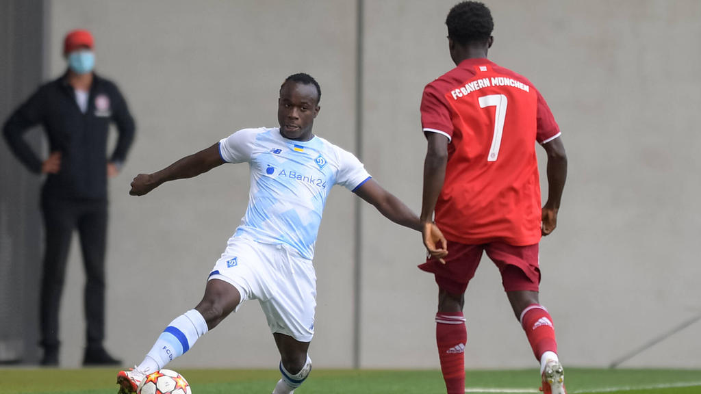 Samba Diallo (l.), hier im Youth-League-Duell mit dem FC Bayern, soll den BVB begeistert haben Samba Diallo (l.), hier im Youth-League-Duell mit dem FC Bayern, soll den BVB begeistert haben