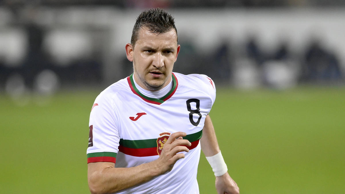 Der bulgarische Fußball-Nationalspieler Todor Nedelev musste operiert werden