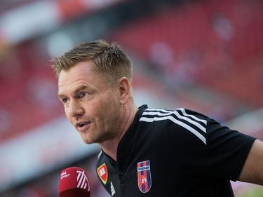 Fehervars deutscher Trainer Michael Boris vor einem Spiel.