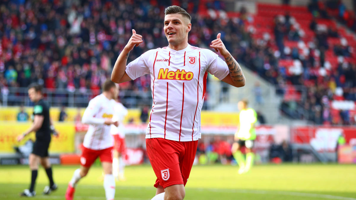 Jahn Regensburg jubelte gegen den SV Wehen Jahn Regensburg jubelte gegen den SV Wehen