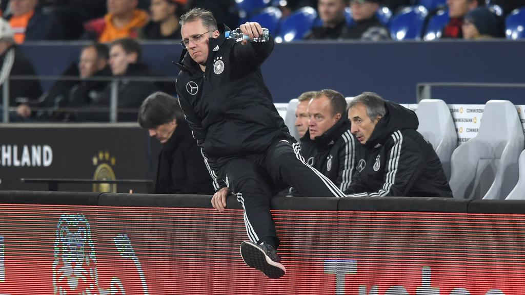 Tim Meyer betreut das DFB-Team als Mannschaftsarzt