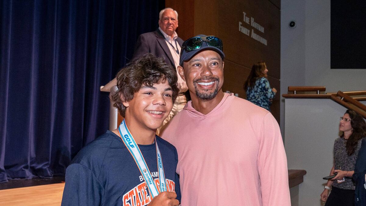 Golf-Ikone Tiger Woods (r.) und sein Sohn Charlie treten in Orlando zusammen an
