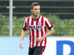 Timothy Derijck in actie tijdens Jong PSV - Achilles'29. (9-8-2014)