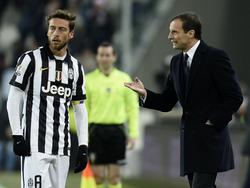 Juve-Coach Massimiliano Allegri (r.) muss lange auf Claudio Marchisio verzichten