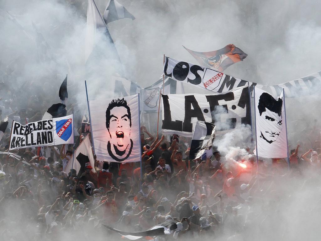 Aficionados del Colo Colo en el estadio Monumental David Arellano. (Foto: Imago)