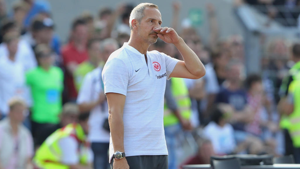 Adi Hütter schied mit Frankfurt krachend aus dem DFB-Pokal aus