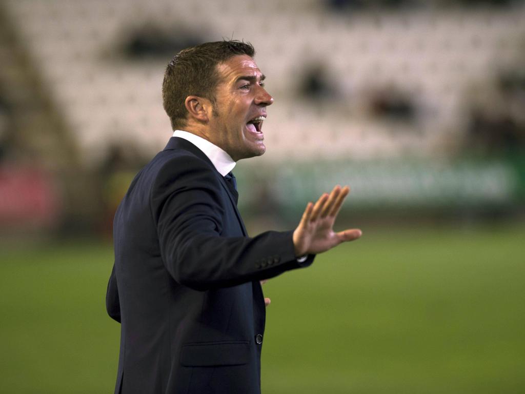 Luis Carrión, entrenador del Córdoba CF en el duelo copero ante el Málaga. (Foto: Imago)