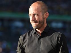 Mehmet Scholl muss kräftig einstecken