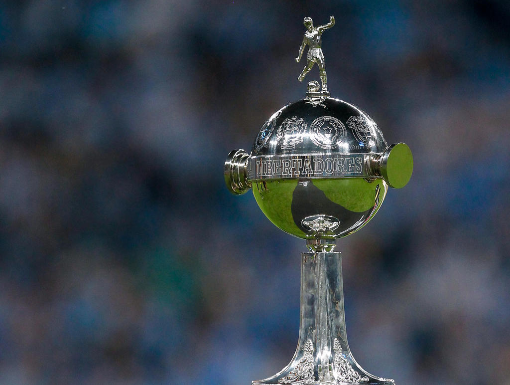 Imagen parcial del trofeo de la Copa Libertadores. (Foto: Getty)