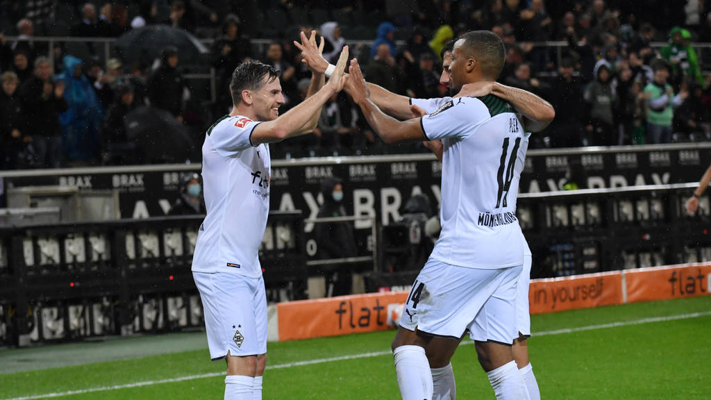 Alassane Pléa (r.) könnte Gladbach verlassen