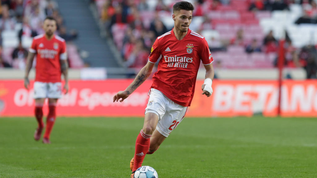 Ex-BVB-Profi Julian Weigl steht vor einem Wechsel nach Gladbach Ex-BVB-Profi Julian Weigl steht vor einem Wechsel nach Gladbach
