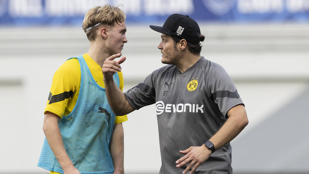 Juian Rijkhoff (l.) wird vorerst nicht weiter bei den BVB-Profis trainieren Juian Rijkhoff (l.) wird vorerst nicht weiter bei den BVB-Profis trainieren