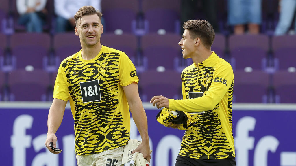 Marcel Lotka (l.) bleibt wohl doch beim BVB