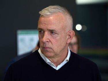 Union Berlin mit Präsident Dirk Zingler kämpft weiter gegen das Urteil im Verfahren des Feuerzeugwurf-Eklats.