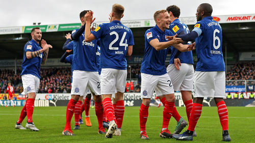 Holstein Kiel hat den HSV mit einer 1:3-Packung in die Ferien geschossen