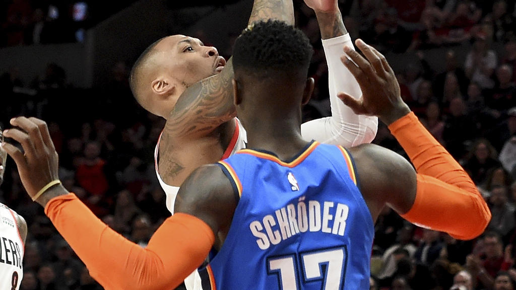 Dennis Schröder konnte beim Playoff-Auftakt nicht überzeugen Dennis Schröder konnte beim Playoff-Auftakt nicht überzeugen