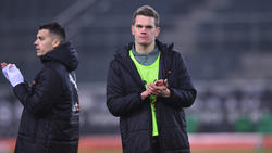 Matthias Ginter (r.) schmorte gegen Bayer Leverkusen nur auf der Gladbacher Bank