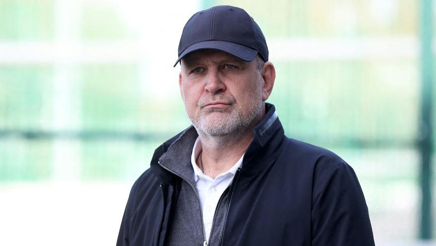 Jörg Schmadtke bleibt sieben weitere Monate in Wolfsburg Jörg Schmadtke bleibt sieben weitere Monate in Wolfsburg