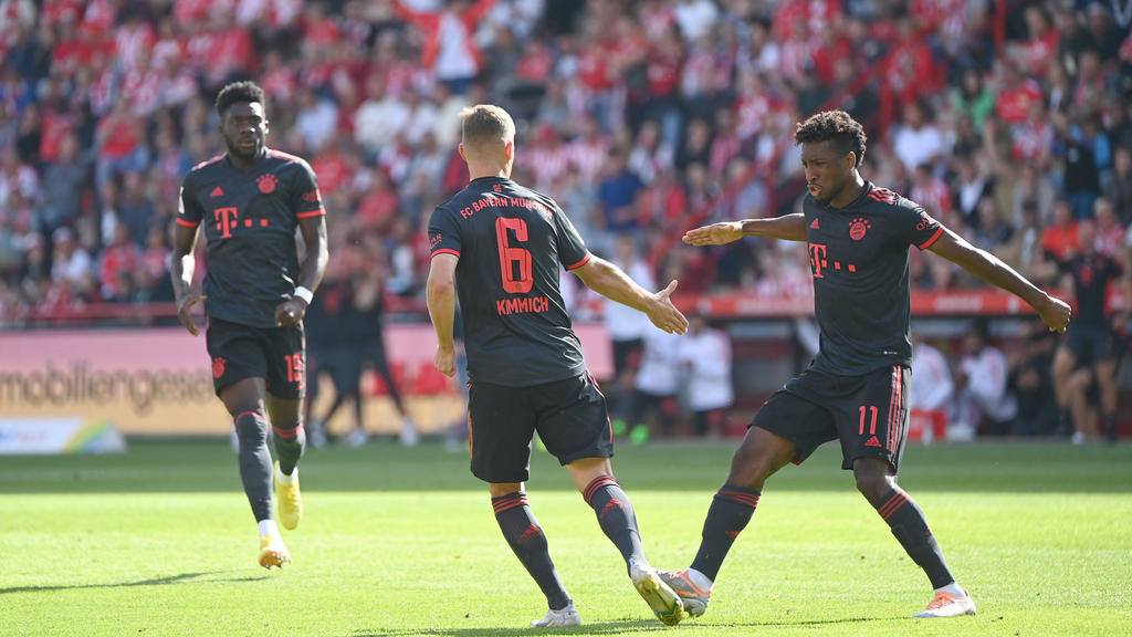 Kingsley Coman (r.) ist eine feste Größe im Kader des FC Bayern Kingsley Coman (r.) ist eine feste Größe im Kader des FC Bayern