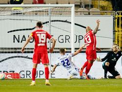 Kaiserslauterns Terrence Boyd (2.v.r.) erzielt das 1:0