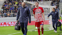Freiburgs Roland Sallai verletzte sich am Donnerstag in der Europa League am linken Oberschenkel