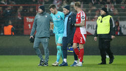 Bochum-Keeper Drewes musste gegen Union Berlin vom Platz geholfen werden