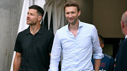 Sportchef Simon Rolfes (re.) sucht einen Nachfolger für Xabi Alonso bei Bayer Leverkusen