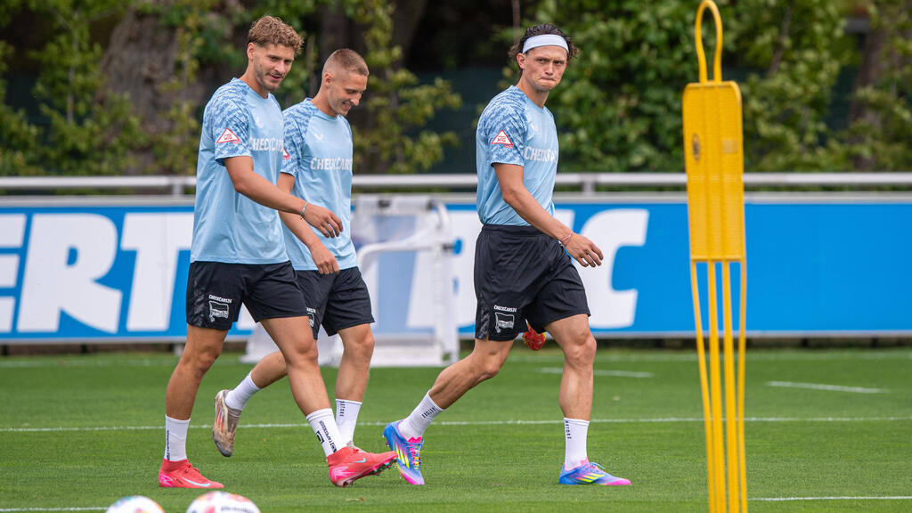 Palkó Dardai (2.v.l.) soll Hertha BSC verlassen Palkó Dardai (2.v.l.) soll Hertha BSC verlassen
