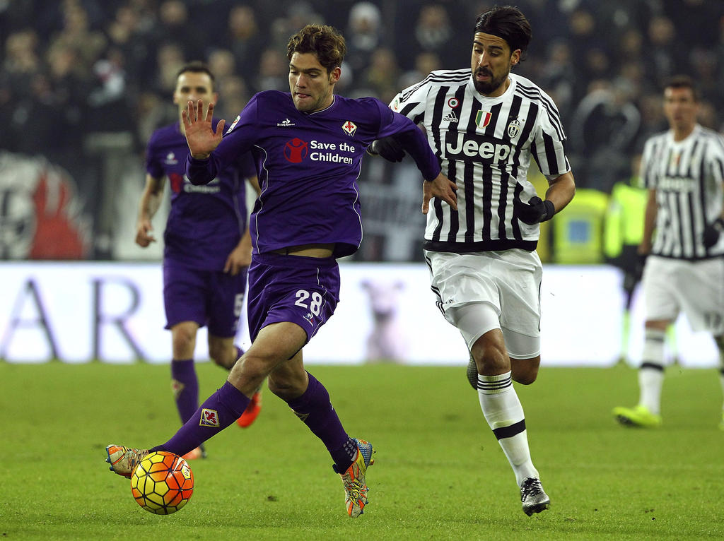 Marcos Alonso y su Fiorentina quieren frenar a la Juve de Khedira. (Foto: Getty)
