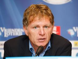 Excelsior-trainer Alfons Groenendijk staat de pers te woord na afloop van het competitieduel Roda JC Kerkrade - Excelsior. (24-10-2015)
