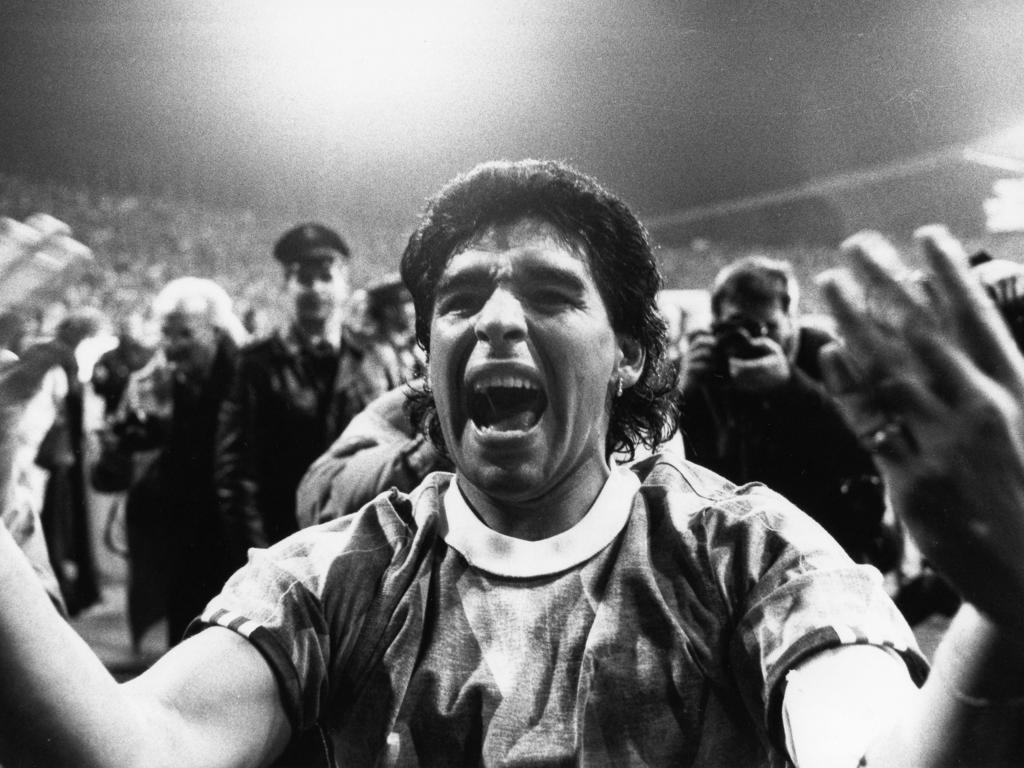 Diego Maradona fue todo un ídolo del conjunto napolitano. (Foto: Getty)