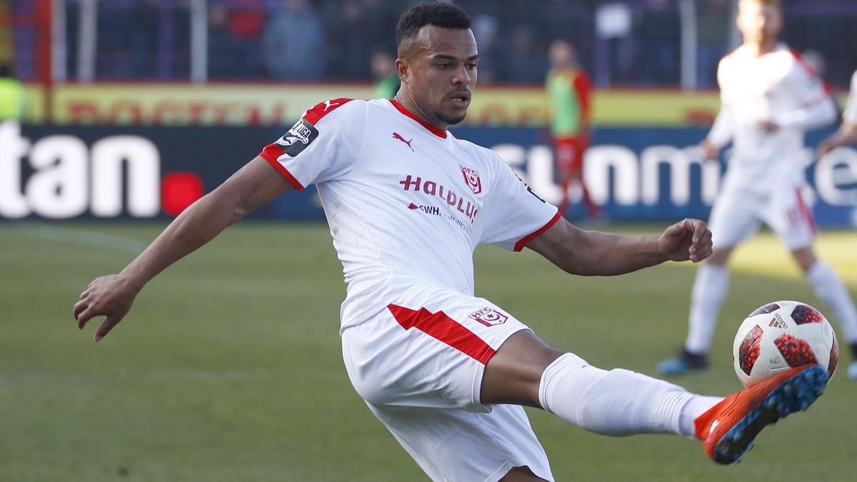 Marvin Ajani traf zum zwischenzeitlichen 1:0 für den Halleschen FC Marvin Ajani traf zum zwischenzeitlichen 1:0 für den Halleschen FC