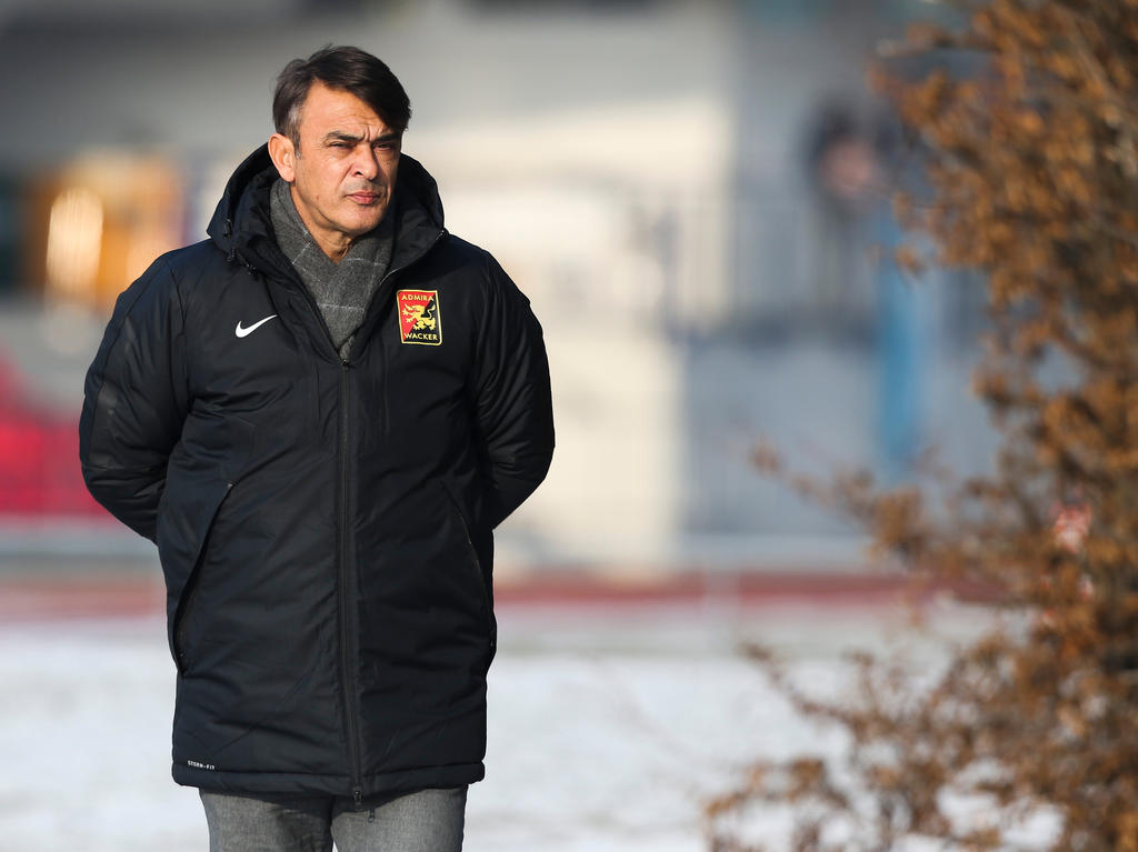 Admira-Coach Damir Burić in Traiskirchen am Weg zum Testspiel gegen LASK