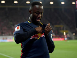 Naby Keïta spielt auch künftig mit dem RB-Bullen auf der Brust