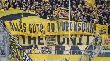 BVB-Fans zeigen ein Transparent gegen den langjährigen Hoffenheim-Mäzen Dietmar Hopp in Sinsheim.