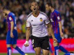 El argelino Sofiane Feghouli marcó en el minuto 36 el segundo tanto del Valencia. (Foto: Imago)