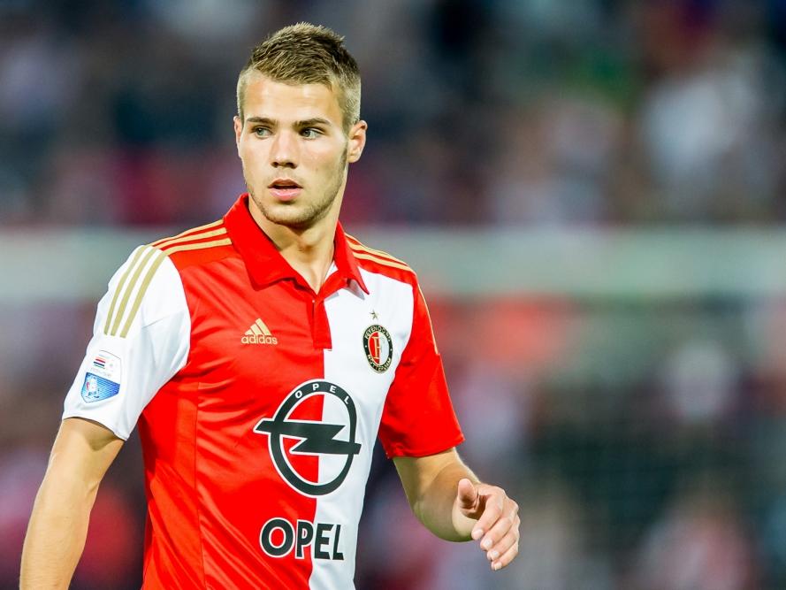 Bart Nieuwkoop sluit aan het begin van het seizoen aan bij de selectie van Feyenoord. Het jeugdexponent van de Rotterdammers krijgt een kans in de voorbereiding. Hier speelt de jongeling mee in de oefenwedstrijd tegen Olympiakos. (01-08-2015)