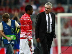 Douglas Costa fehlt Carlo Ancelotti noch lange