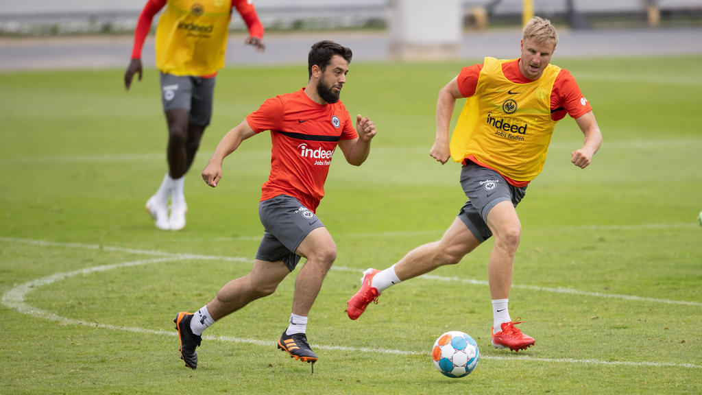 Amin Younes (l.) wird Eintracht Frankfurt wohl zeitnah verlassen
