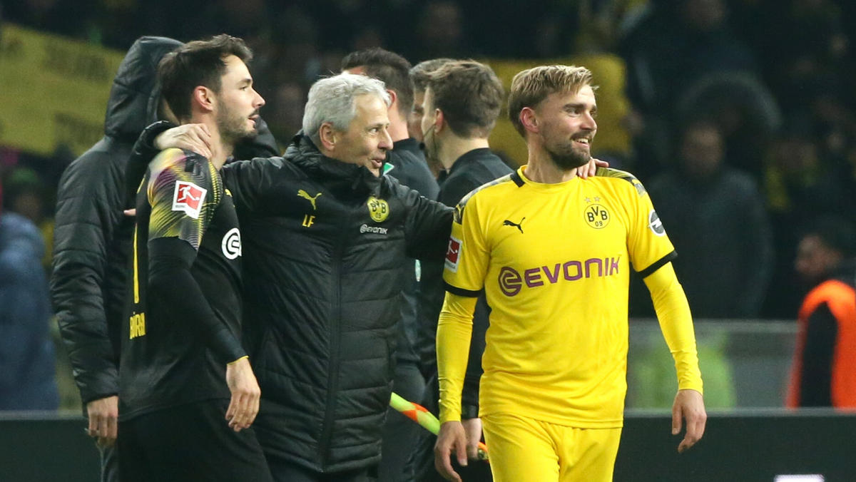 Bürki (l.) sieht Verbesserungspotenzial, Favre (M.) lobt Schmelzer (r.) Bürki (l.) sieht Verbesserungspotenzial, Favre (M.) lobt Schmelzer (r.)