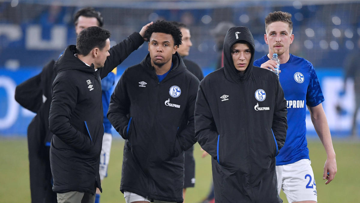 Wer muss den FC Schalke 04 verlassen, um Einnahmen zu generieren? Wer muss den FC Schalke 04 verlassen, um Einnahmen zu generieren?